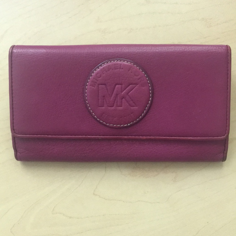 Magenta MICHAEL KORS wallet